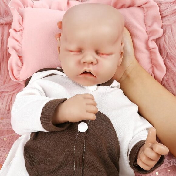 ❤️ 18 inch Baby Girl Doll  Full Silicone with Closed Eyes - Picture 1 of 6